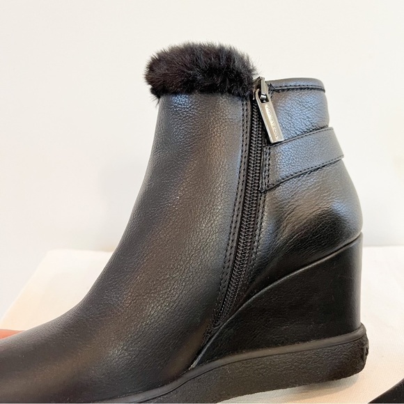 Aquatalia Cameron Black Leather Fur Wedge Ankle Boots Size 7 Women’s - Picture 8 of 15